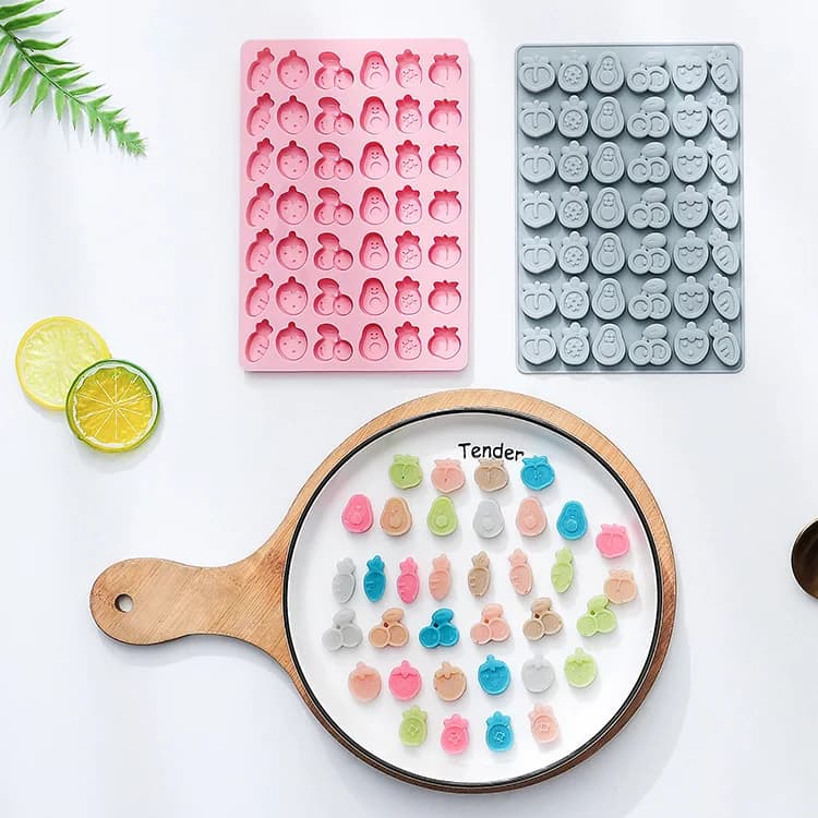42 stampi in silicone a forma di frutta e verdura, stampi per caramelle e cioccolato, stampi per dolci gommosi e stampi per colla, in un'intera fila da 6 pezzi diversi.