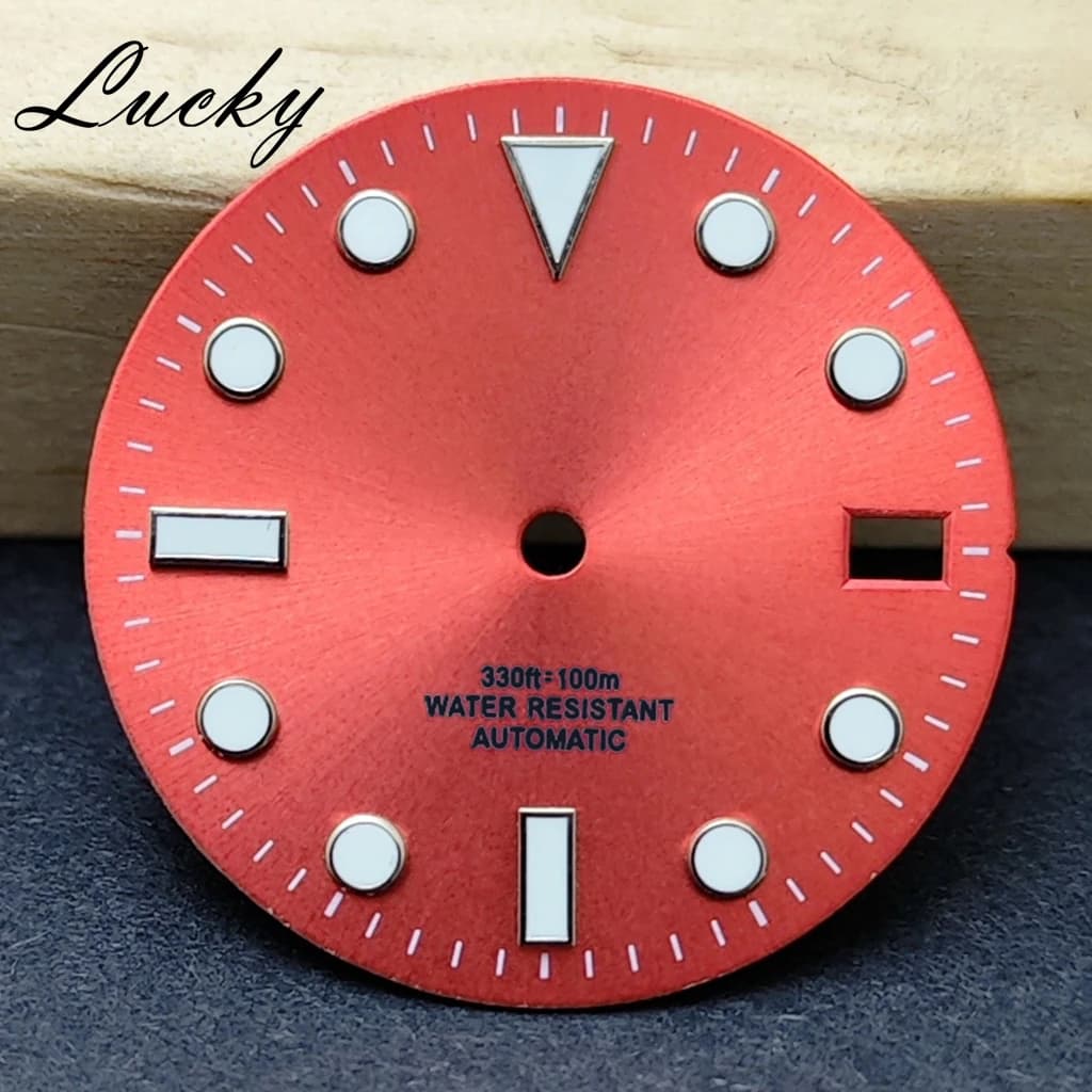 Quadrante rosso NH35 da 28,5 mm quadrante dell'orologio con calendario singolo SUB adatto al movimento NH35 NH36 quadrante luminoso accessori per orologi
