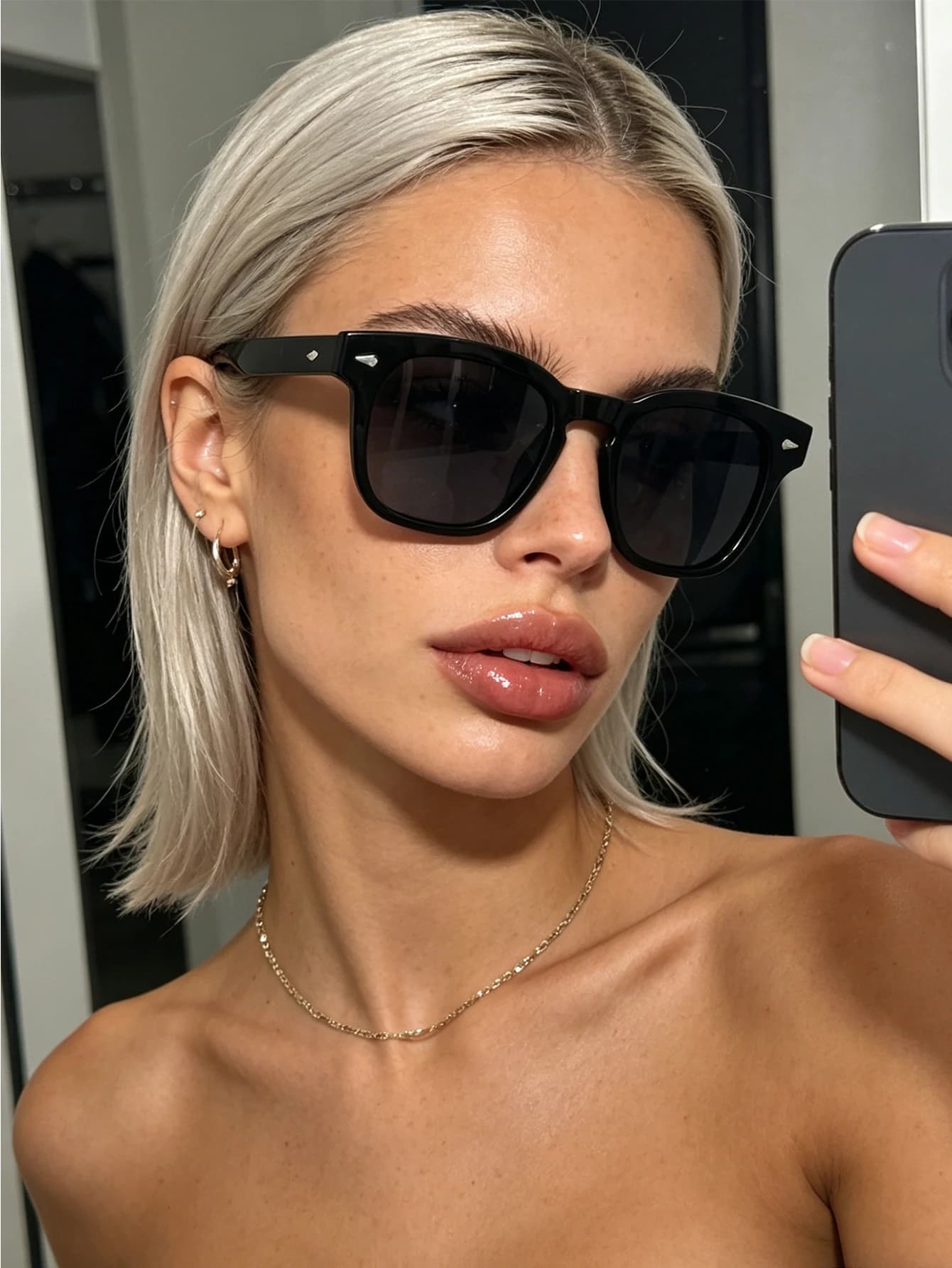 1 paio di occhiali da sole classici di alta gamma con montatura quadrata a forma di freccia, stile leggermente lussuoso, adatti per l'uso quotidiano, unisex, protezione UV