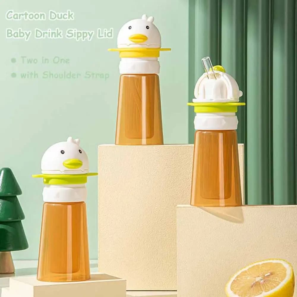 Tappo per bottiglia d'acqua per bambini con anatra di cartone animato con tracolla Coperchio di ricambio per bottiglia di paglia in silicone con tappo di copertura twist in paglia