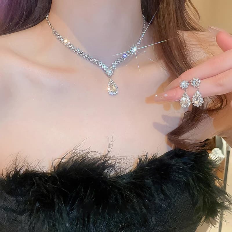 Set di collana e orecchini con strass a goccia d'acqua, gioielli di lusso per la sposa, accessori moda per donna