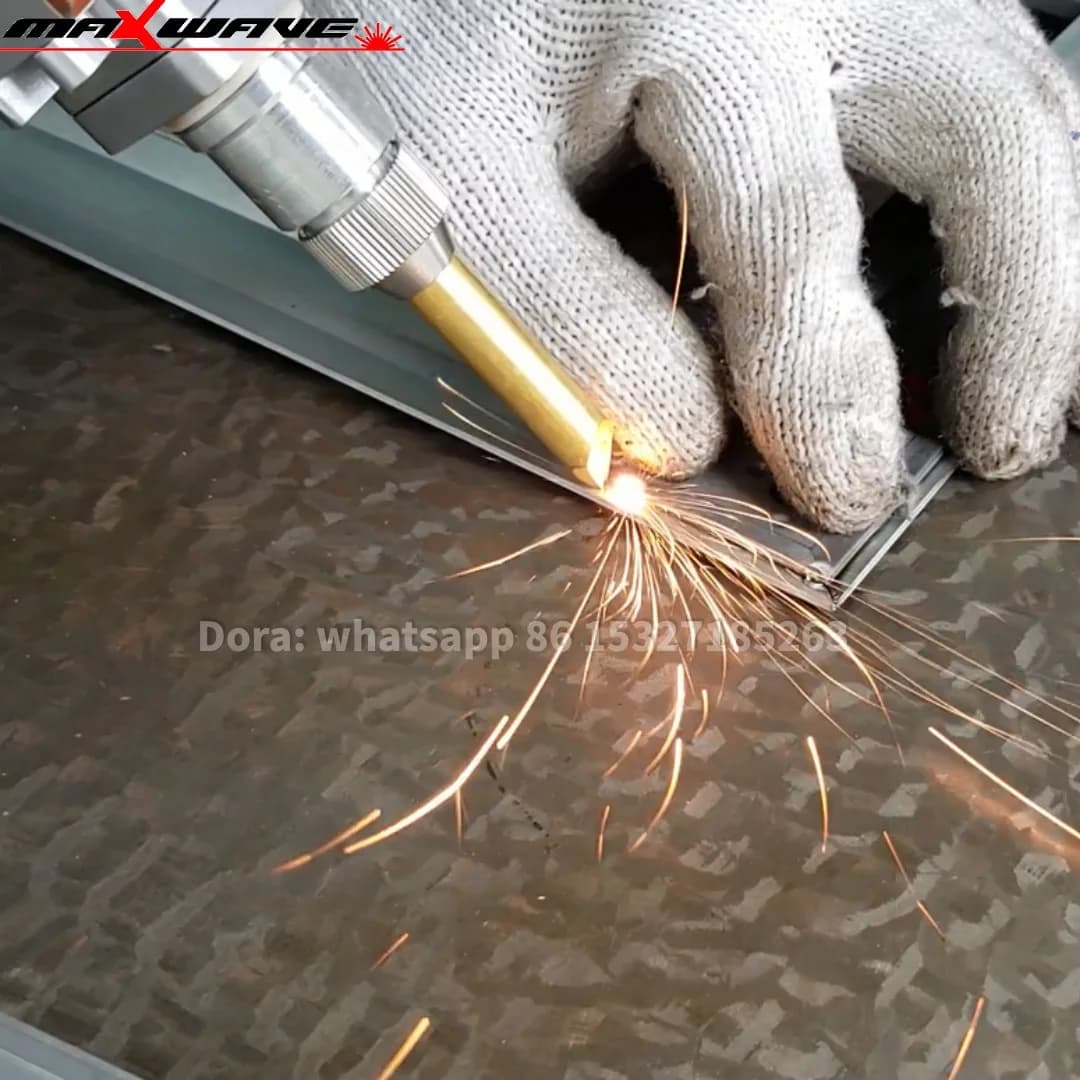 Saldatore laser 4 IN 1 1500W/2000W/3000W 220V 380V Saldatura laser a fibra Macchina da taglio per pulizia Doppio pendolo Laser Raycus Max
