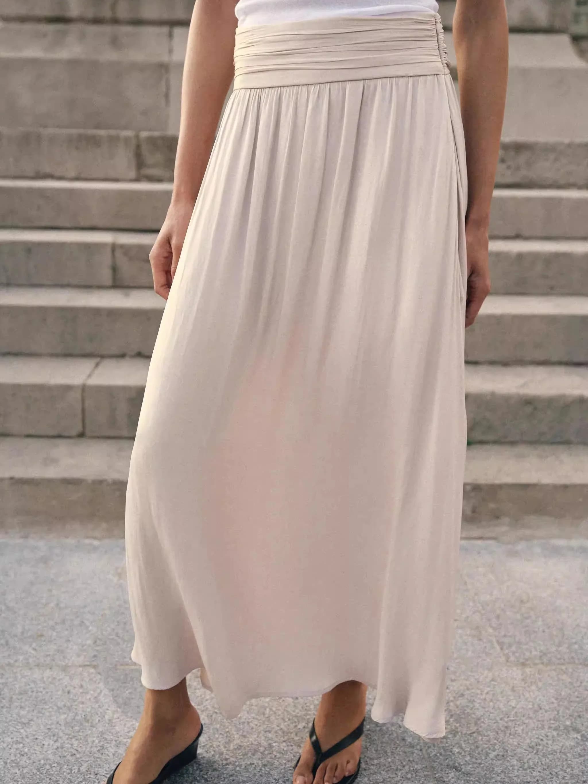 Nuova gonna midi estiva da donna, costume da palcoscenico in stile etnico alla moda, adatto per giovani donne di 18-25 anni ZA2026