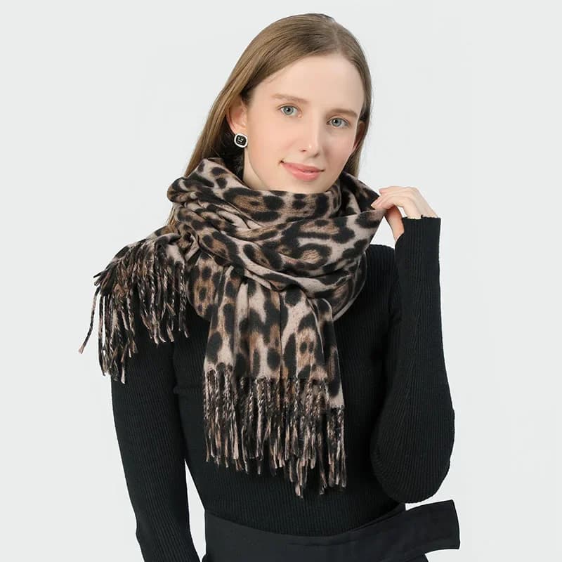 Versatile warm scarf with spring and autumn leopard pattern Scarf with luxury cashmere imitation women's tassel