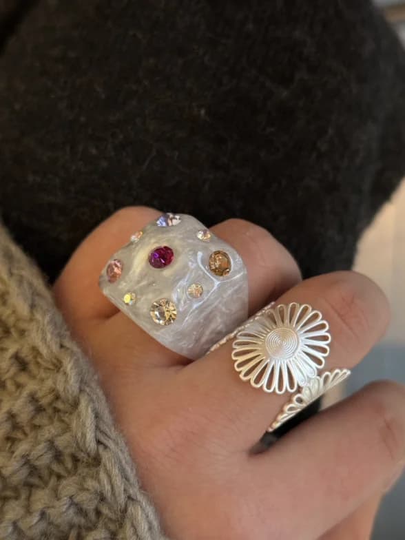 Anello Geometrico in Resina con Incastonatura di Diamanti per Donne, Design Raffinato, Anello per Indice, Forma Quadrata Semplice ed Elegante