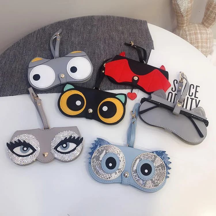 NUOVA borsa per occhiali da sole in PU Custodia per occhiali portatile Custodia protettiva per occhiali da sole Clip per occhiali carina Borsa per occhiali semplice
