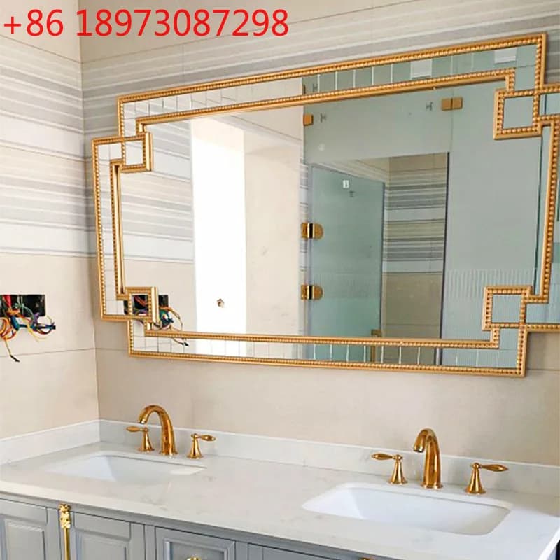 Specchio da bagno di lusso piccolo in stile europeo Decorazione da parete in stile nordico Sala da pranzo Specchio decorativo per la parte posteriore del soggiorno