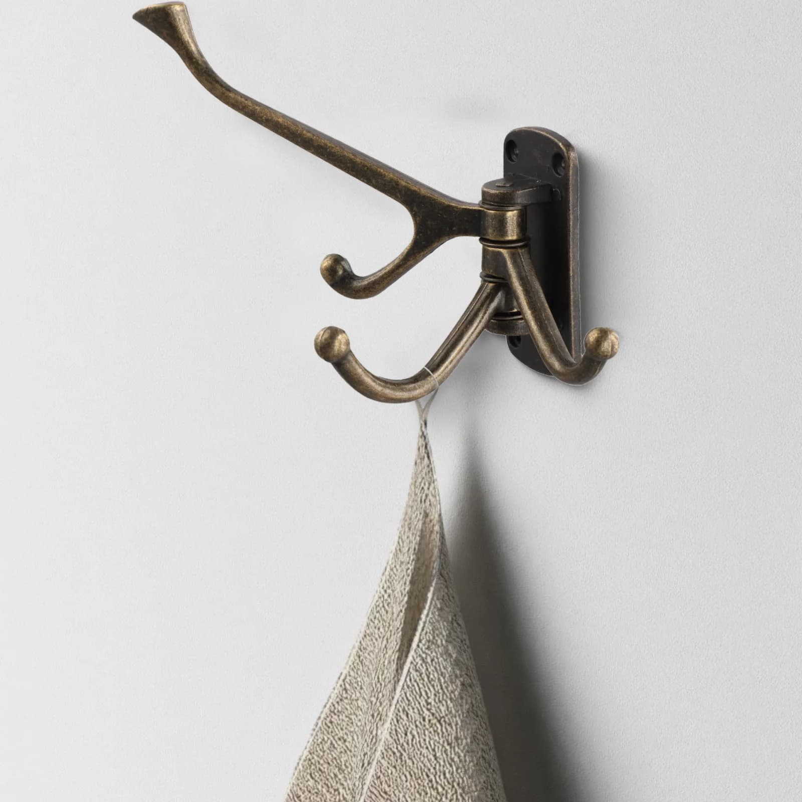 1Pcs Iron Swivel Hanging Hook Clothes Hanger Hook Bathroom Kitchen Wall Hanging Clothes Hanger Coat Cap Key Storage Hook