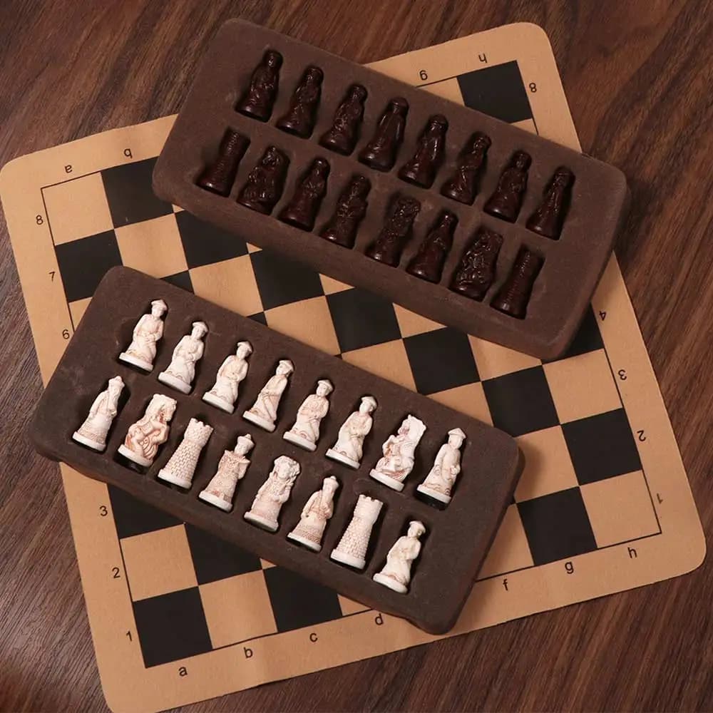 Resin Antique Chess Chess Pieces Lifelike Trumpet Ancient Chinese Character Chess Set Entertainment Puzzle