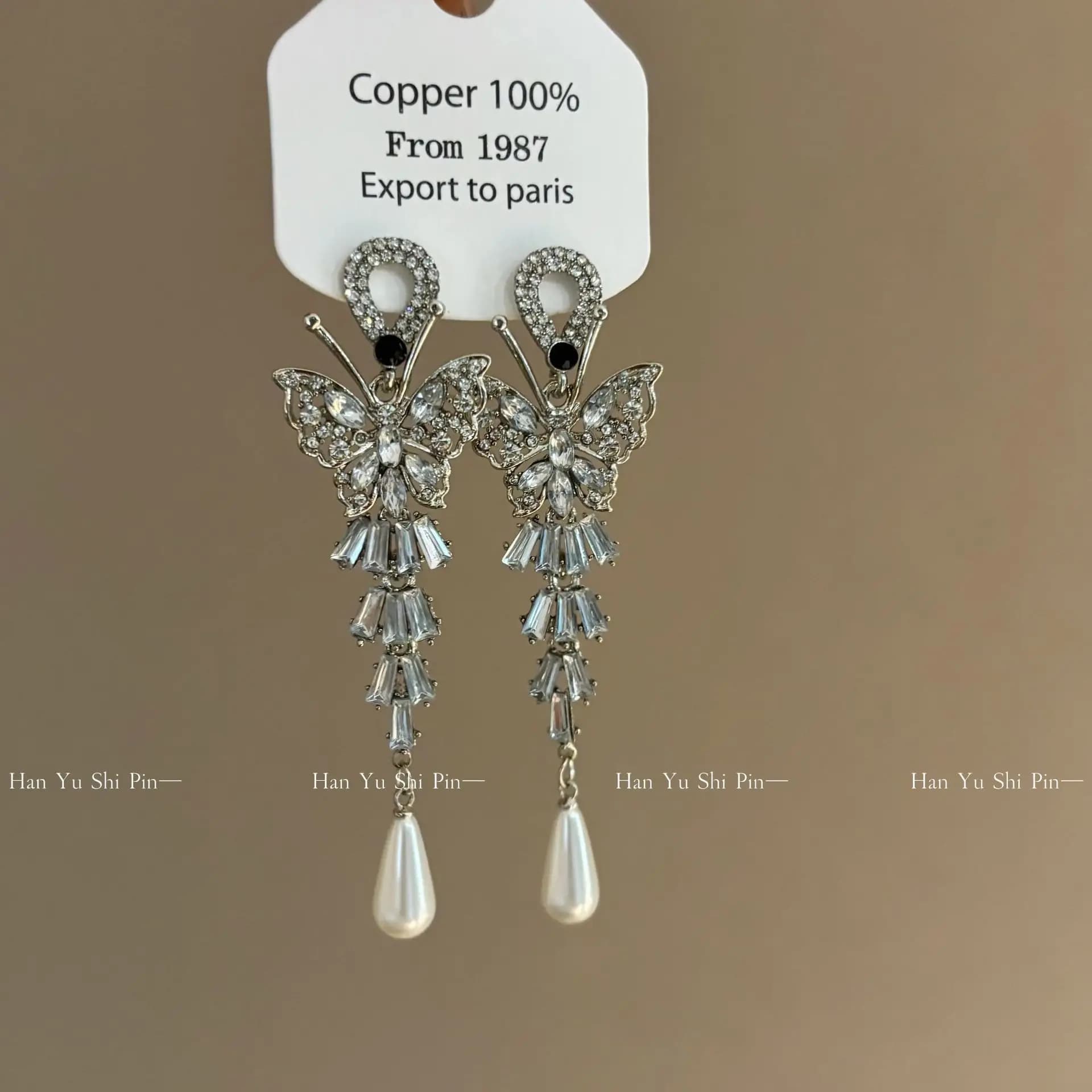 Orecchini a farfalla di fascia alta con diamanti pieni, nuovi orecchini con frange di perle lunghe dolce super fata, lusso alla moda e leggero