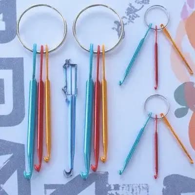 Set di 4 uncinetti multi-misura in alluminio lucido, strumenti per maglieria per principianti e casalinghe, uncinetti per maglioni e filati