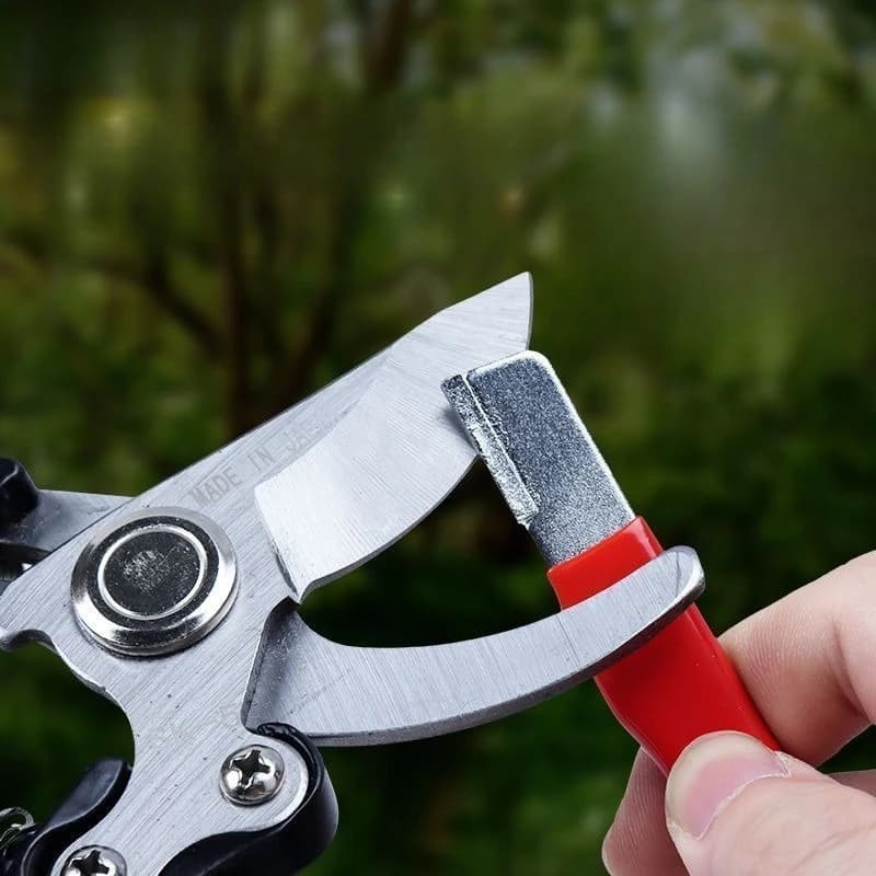Metal Knife Pruning Sharpening Stone Handheld Garden Shear Scissors Sharpener with Lid Mini Portable Knife Sharpener Grindstone