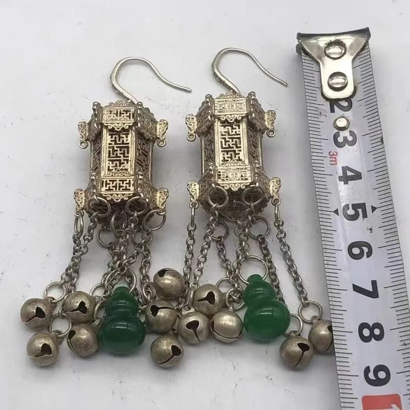 Classic retro Tibetan silver earrings and earrings are selling well. Bell tassel earrings are a birthday gift for friends
