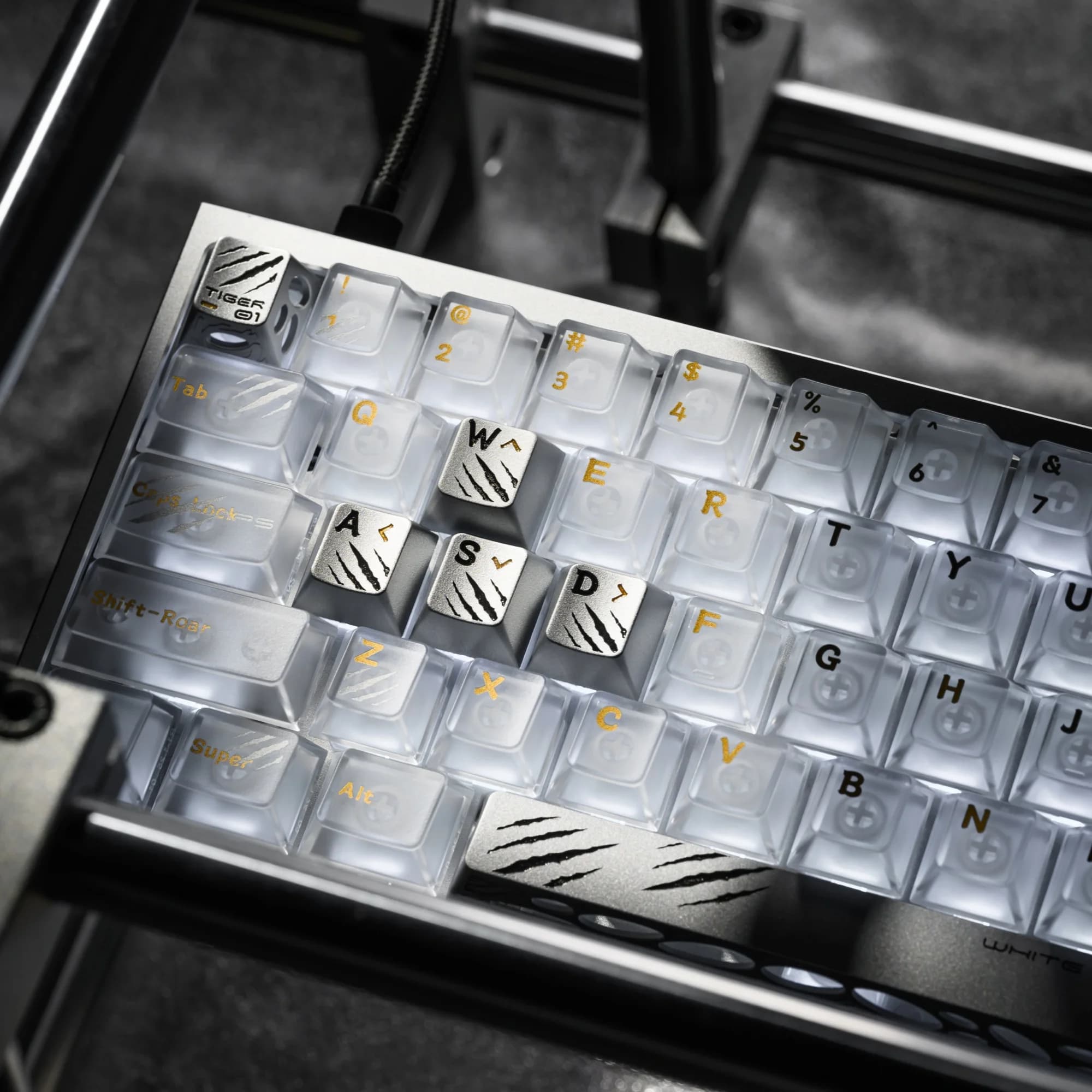 Keycaps in Metallo XVX White Tiger, 7 Tasti Trasparenti in PC, 127 Tasti Profilo Cherry con Stampa Superiore, Compatibili con Tastiera Meccanica Magnetica EV63