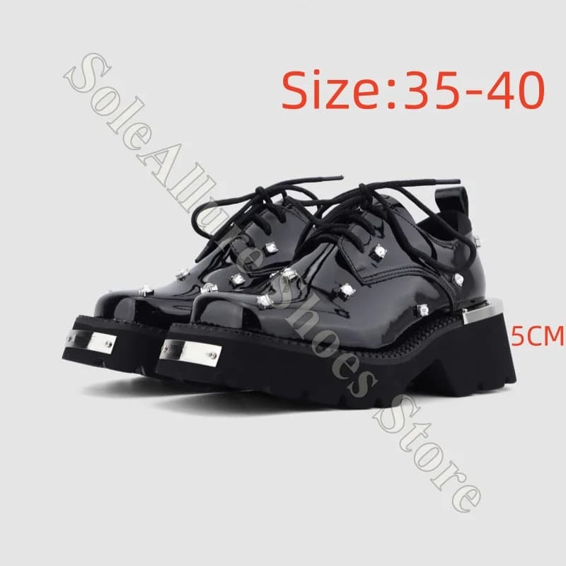 Scarpe Derby con Plateau Stile Punk, Allacciate in Pelle Verniciata con Borchie, Antiscivolo, Comode, Ammortizzate, Supportive e Leggere