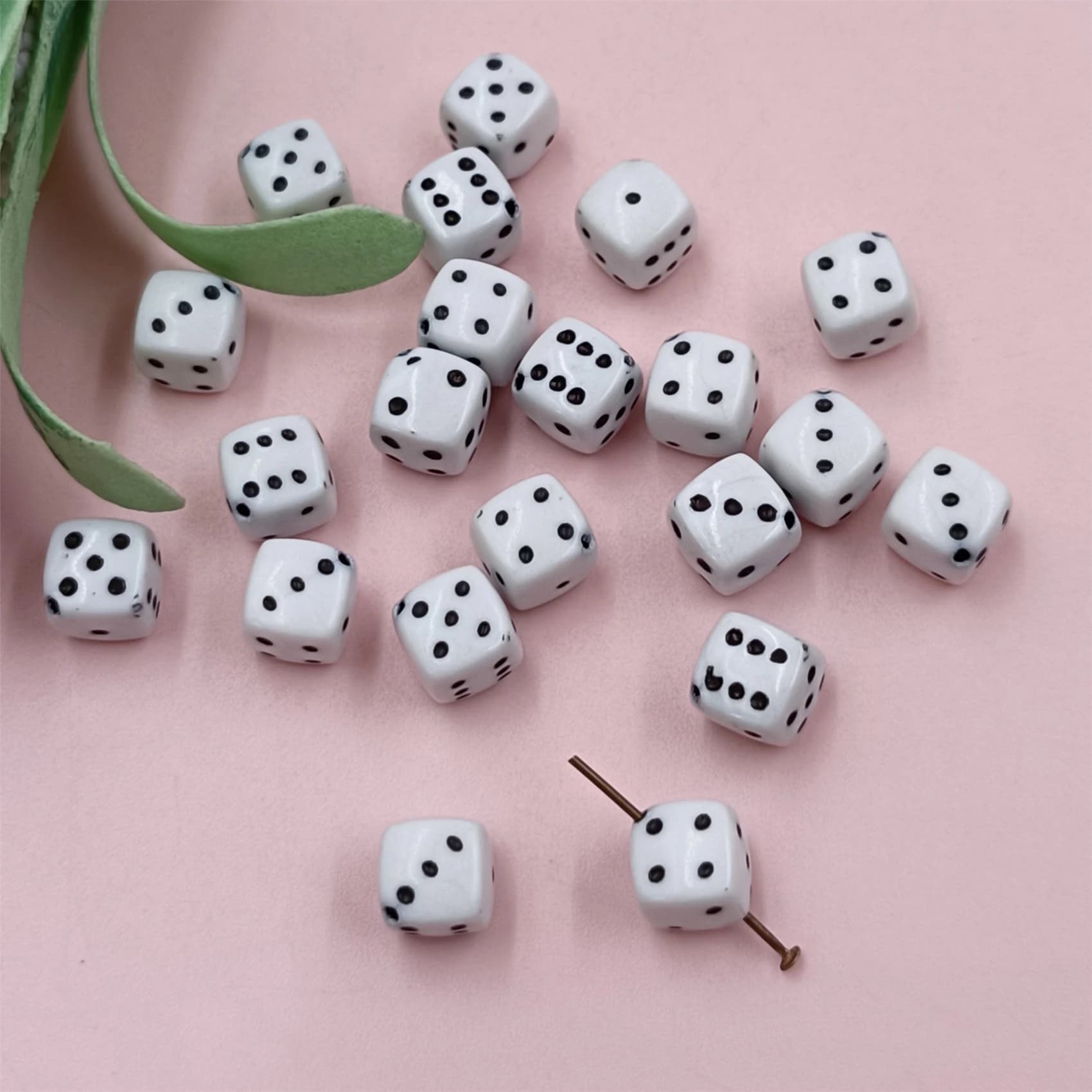 20 pz/lotto Acrilico Dadi Perline Quadrato Multicolor Forma Cubica Branelli Allentati Del Distanziatore per la Produzione di Gioielli FAI DA TE Collana Del Braccialetto Accessorio