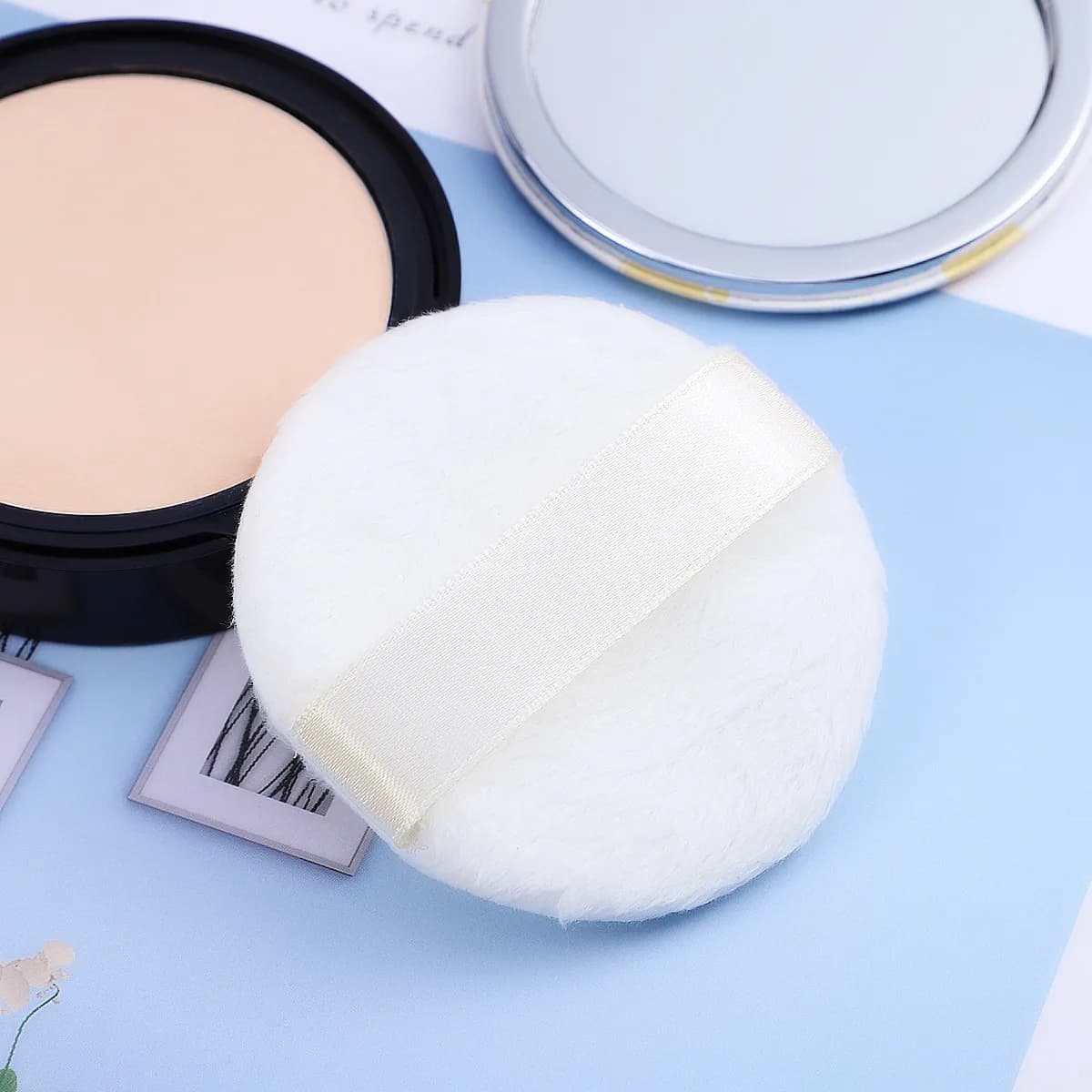 3Pcs Premium Short Pile Makeup Powder Puff for Liquid Foundation and Loose Powder Gentle on Skin Easy Clean Portable Dusting