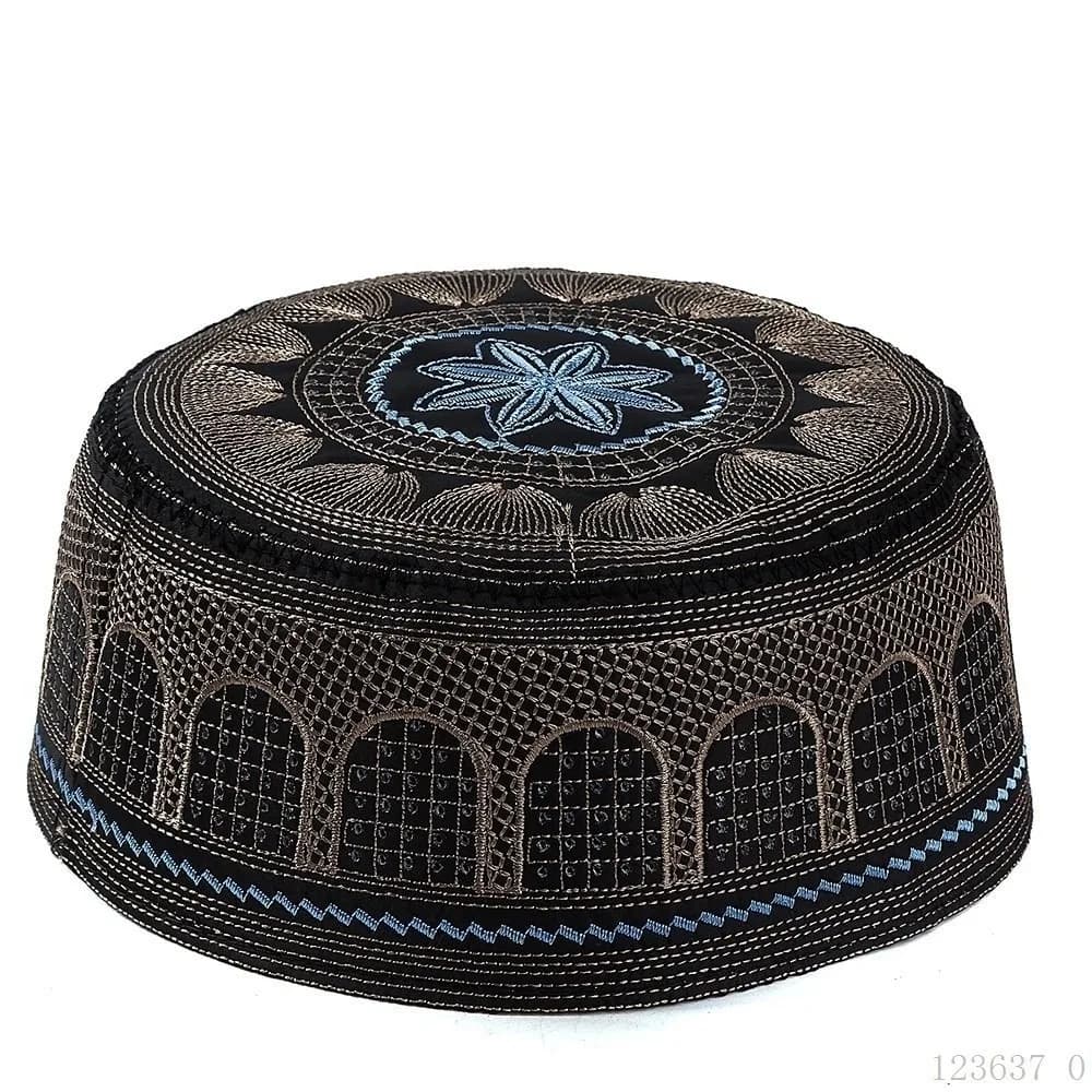 Fashion Traditional Muslim Hat with Embroidered Design, Round Shape, Polyester Prayer Hat, Saudi Arabian Style, Islamic Copricapo for Daily Use