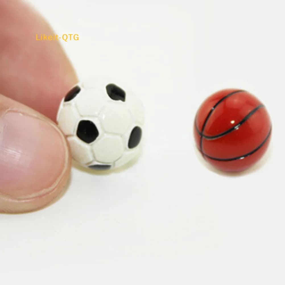 NUOVE Palline Sportive in Miniatura per Casa delle Bambole 1:6/1:12, Palloni da Calcio e Basket per Decorazione