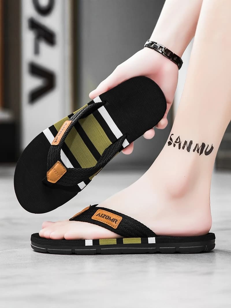 Sandali Estivi da Uomo Impermeabili con Suola Morbida, Ciabatte Casual Slip-On Traspiranti con Plantare in PU e Suola Esterna in PVC Bicolore