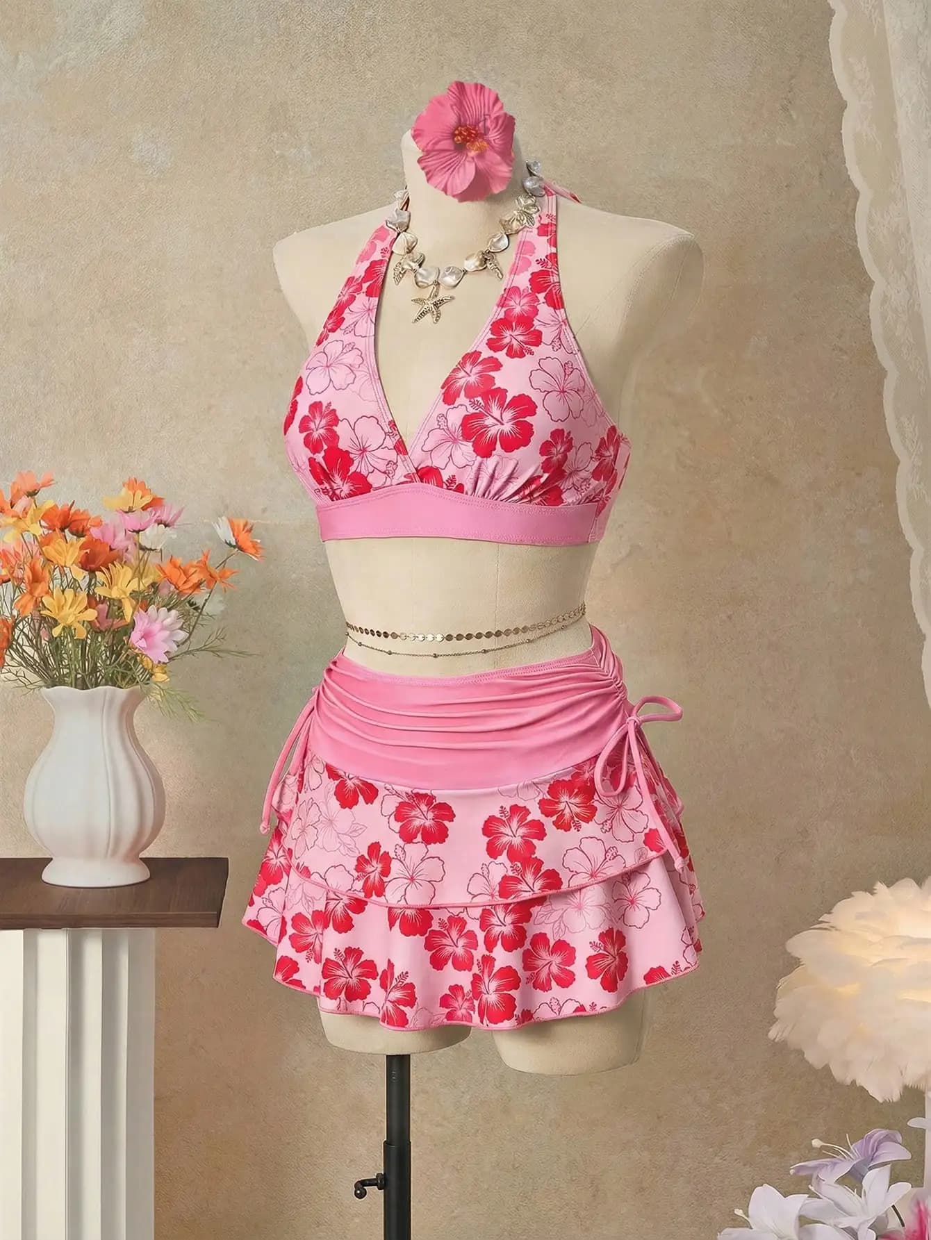 Top bikini a triangolo con scollo all'americana e gonna, set 3 pezzi, rosa floreale, per spiaggia e resort
