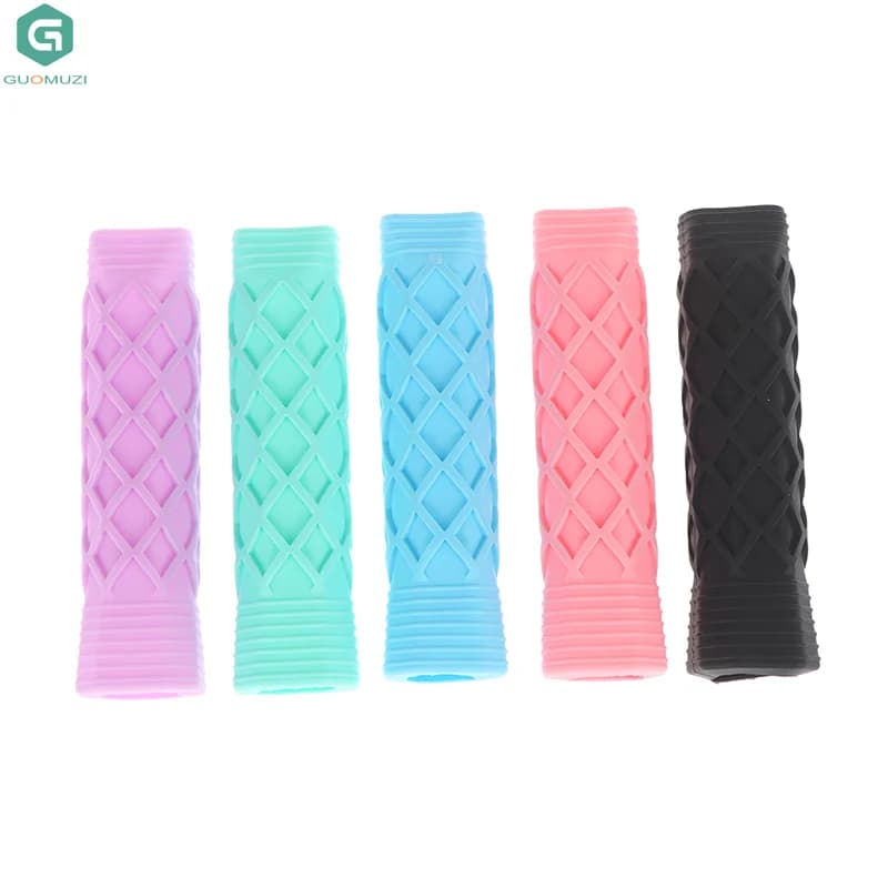 Universal silicone cover for pickleball rack, anti-slip and shockproof, for tennis and pickleball.