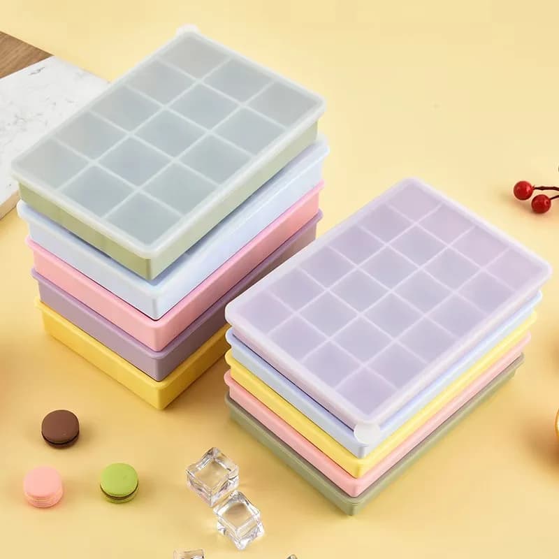 Stampo per cubetti di ghiaccio in silicone a 24 griglie Stampo per vassoio per cubetti di ghiaccio quadrato grande Creatore di cubetti di ghiaccio Non tossico Durevole Bar Pub Vino Creatore di blocchi di ghiaccio