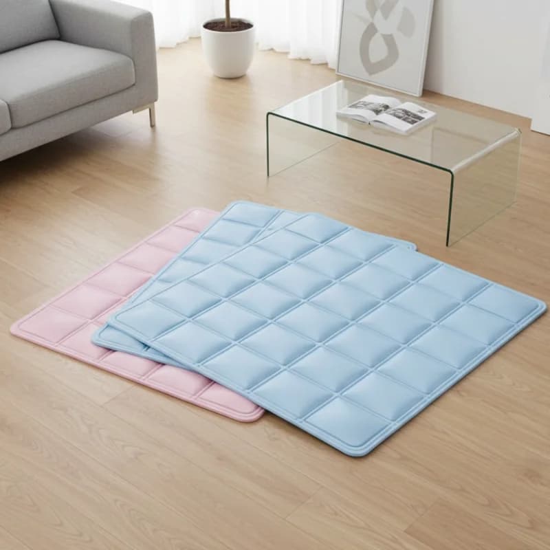 Tappetino Refrigerante Bifacciale per Animali Domestici: Letto Estivo Impermeabile e Resistente per Gatti e Cani, Reversibile per Uso Tutto l'Anno Come Tappetino da Pavimento