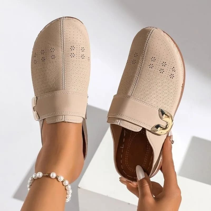 Mules da donna a punta chiusa, sabot piatti slip-on in ecopelle traforata con fibbia in metallo, scarpe casual comode per camminare