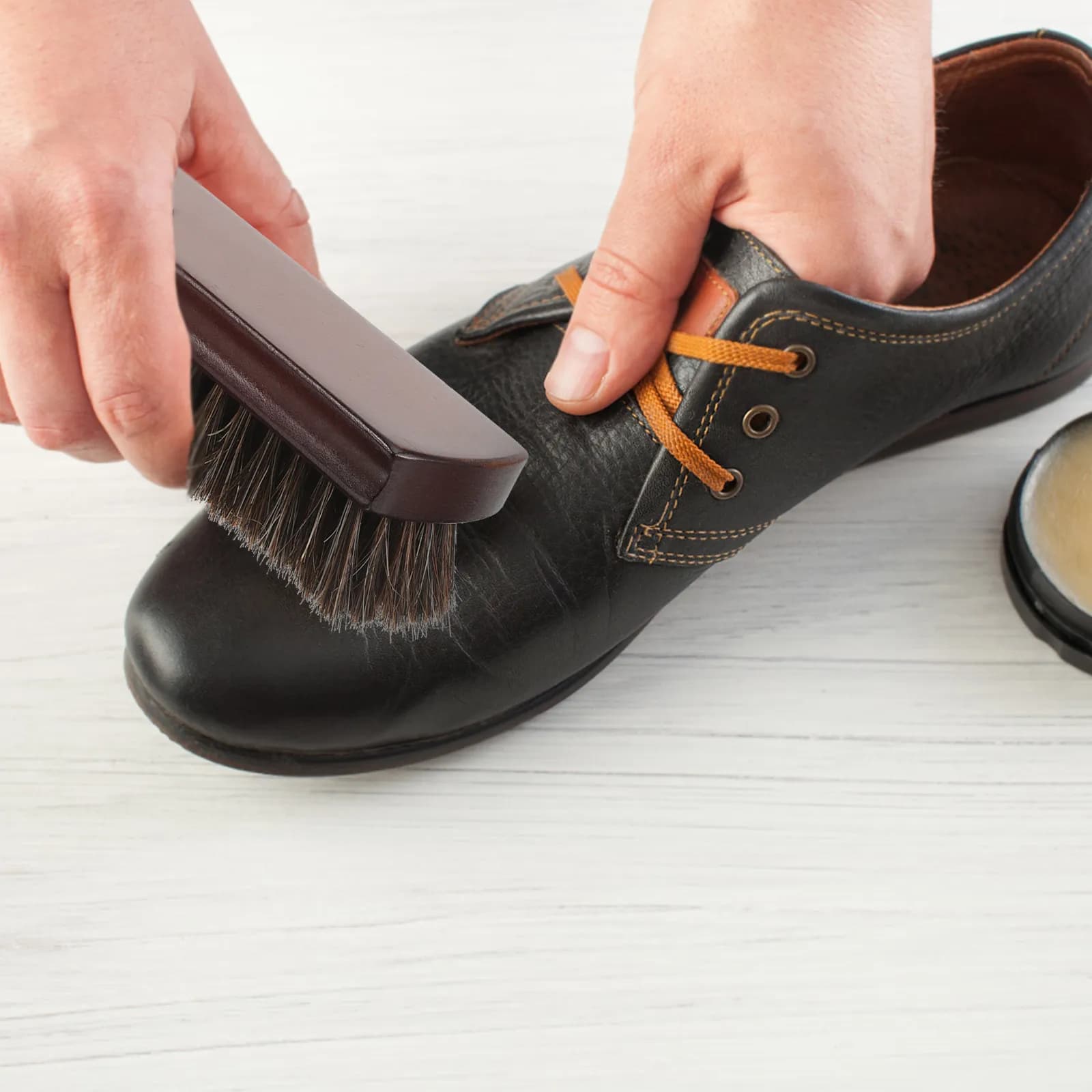 Set di 1 Spazzola per Scarpe in Crine di Cavallo con Manico Ergonomico e Setole Naturali per Pulizia Scarpe, Stivali, Divani e Interni Auto