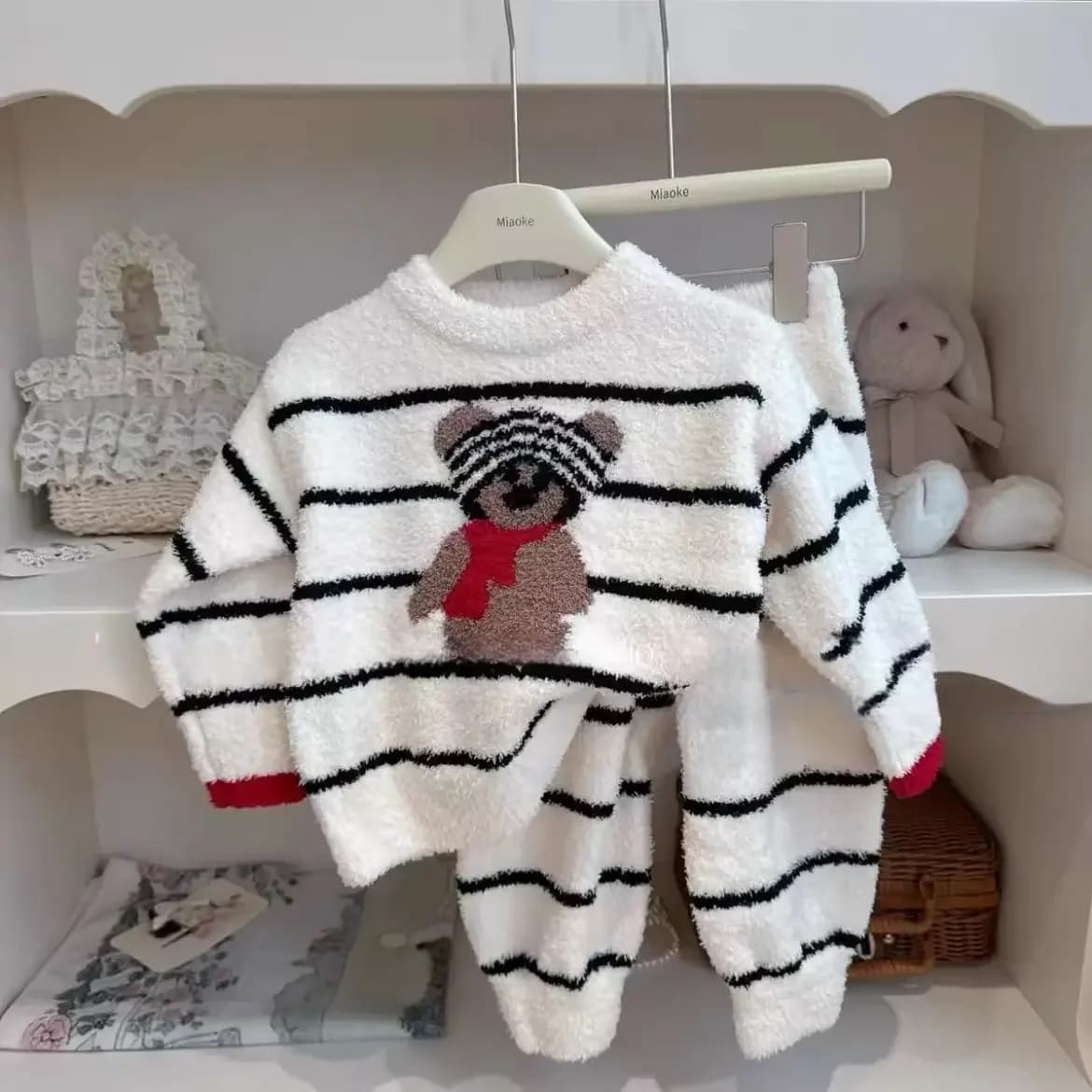 2024 Autunno e Inverno Pigiama Autunno e Inverno Addensato Vestito per bambini Ragazze Coral Velvet Ragazzi Set a due pezzi