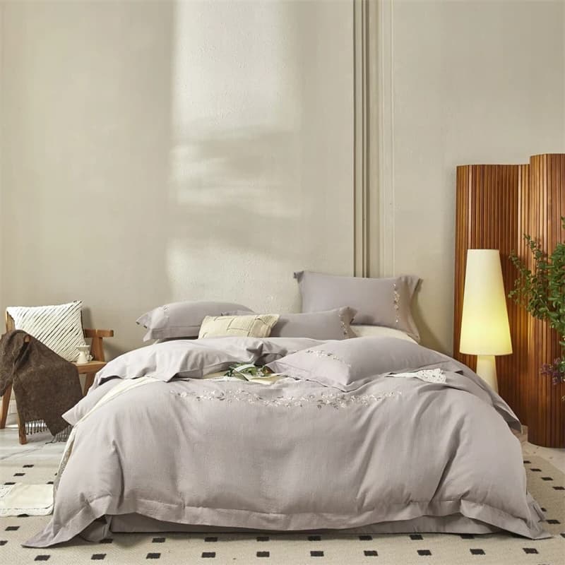 Set of Linen in Pure Cotton Three-layer Pettinato with Floral Embroidery, Luxury Copripium, Bed linen with Corners and Loyalty, 4 Pieces