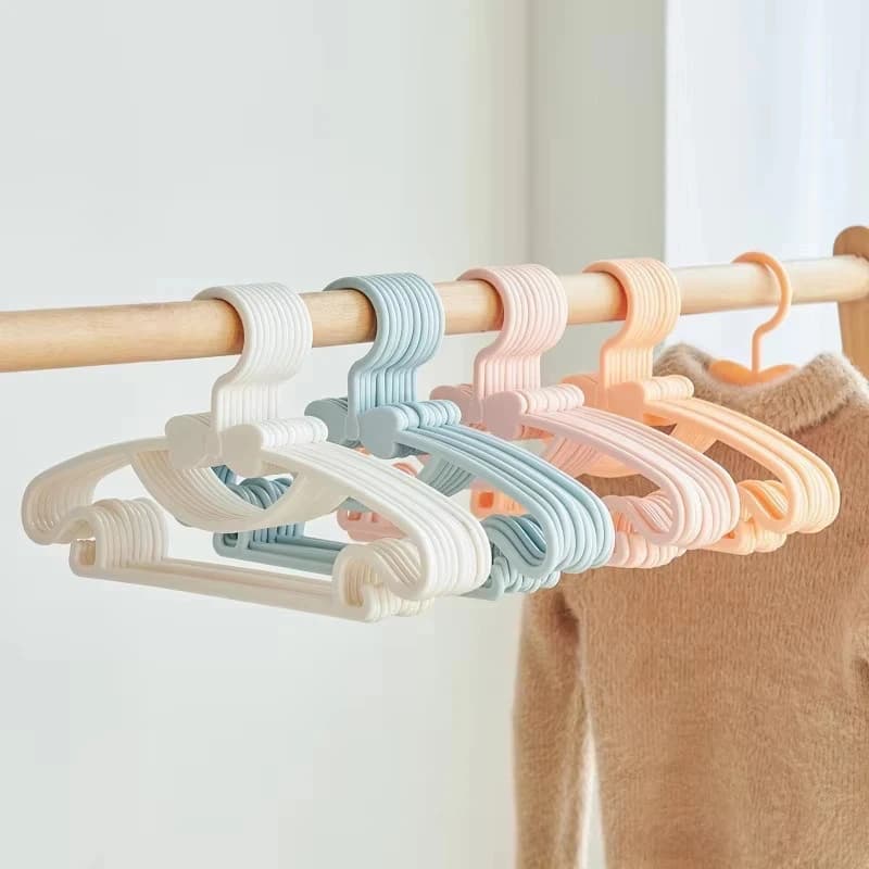 10pcs Baby Clothes Hanger Racks Portable Plastic Towel Display Scarfs Hangers Windproof Children Coats Hanger Clothing Organizer