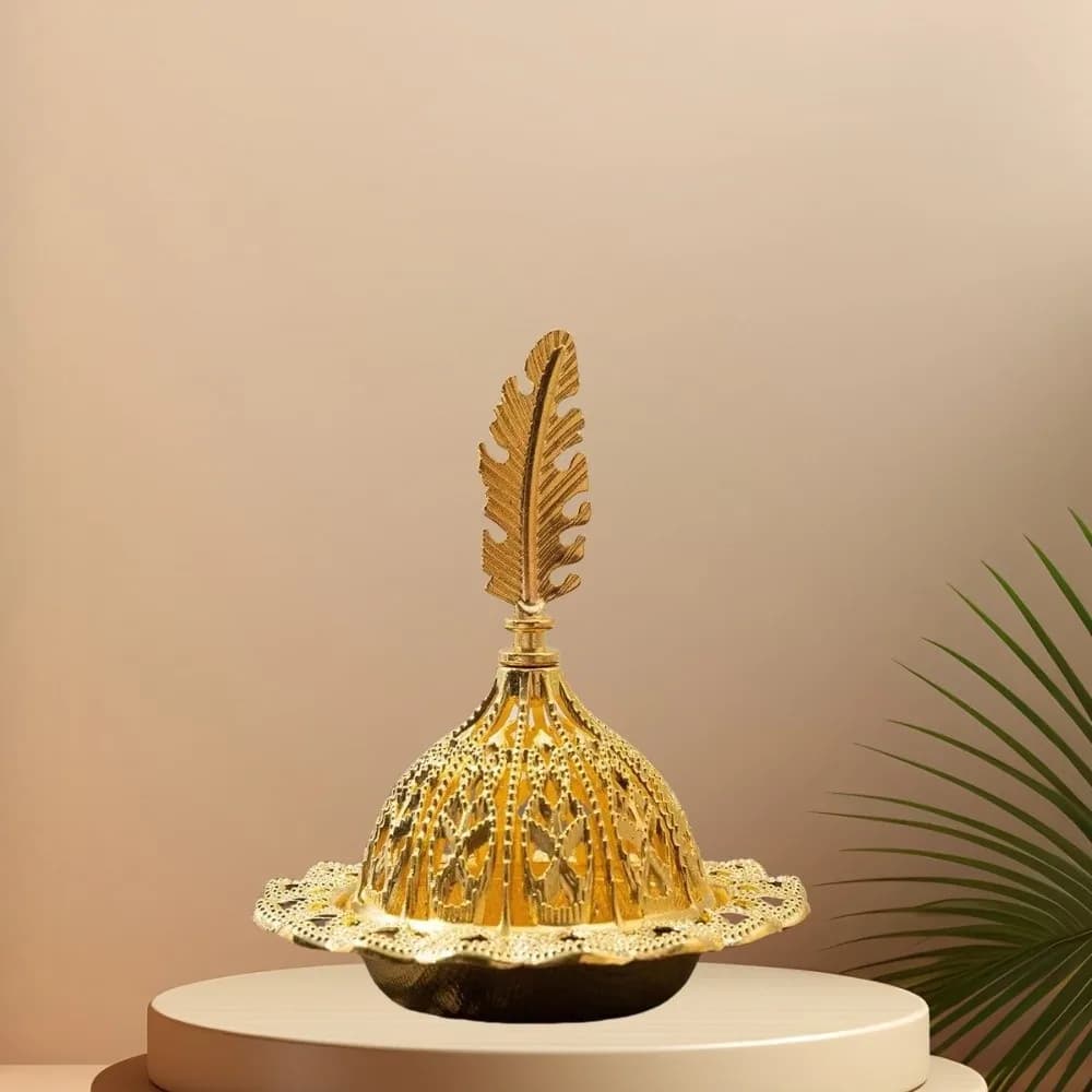 Decorative Alloy Metal Incense Burner Retro Gold Mini Censer Holder Star Moon Pattern Hollow Out Incense Stick Burner Office