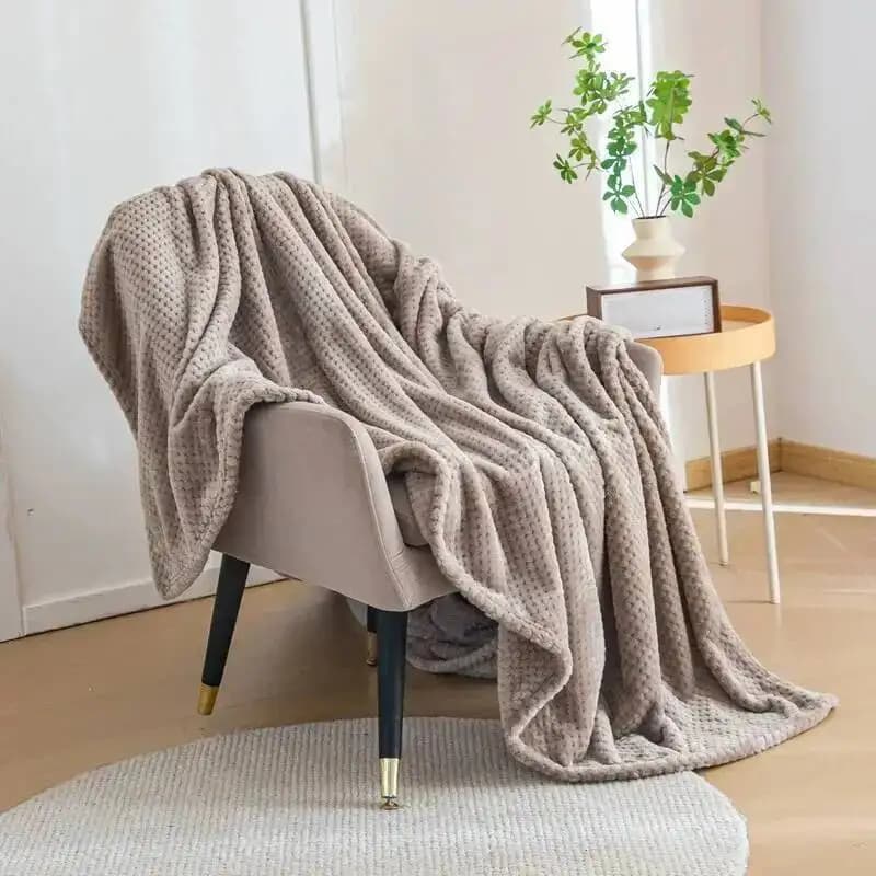 Coperte scozzesi Coperte in pile di corallo stile giapponese 300gsm Primavera Estate Morbida soffice pelliccia sintetica visone Copridivano solido Copriletto