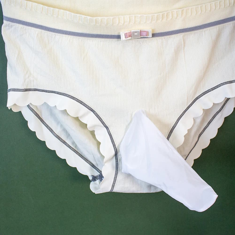 Slip sexy da uomo in seta di ghiaccio Gay Sissy Pouch Mutandine morbide Intimo a vita media Lingerie traspirante Mutande erotiche lisce Hombre