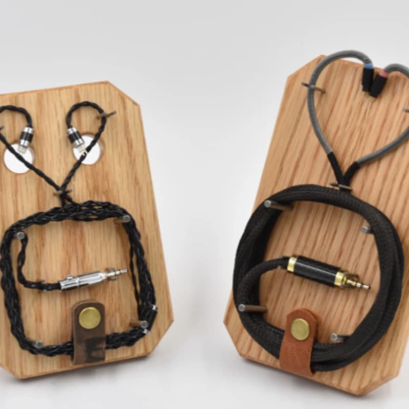 Supporto per auricolari cablato in legno Supporto per display in filo di grado febbre personalizzato Supporto in quercia Supporto per cuffie in filo di design creativo in legno massello