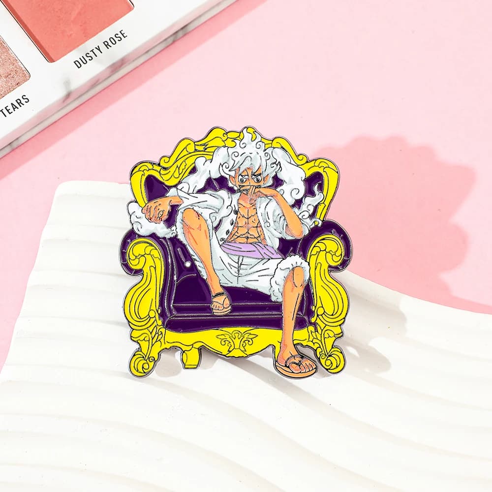 1 Pezzo Spilla in Metallo Smaltato Classica e Carina di Monkey D. Luffy, Stile Cartone Animato Avventura, Accessorio per Abbigliamento, Zaino, Gioielli e Regali