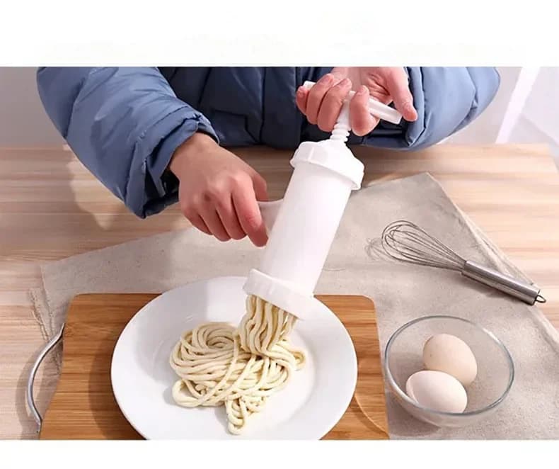 1PC manuale manuale macchina per noodle pasta che fa macchina pressa in plastica Spaetzle Maker OK 0667