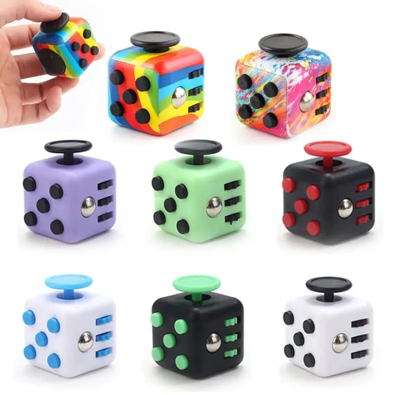 Fidget Cube Giocattolo Antistress 8 Modelli 3.4cm 40g Spinner a Mano Strumento di Decompressione per Autismo ADHD Ansia Sollievo dallo stress Bambini Adulti