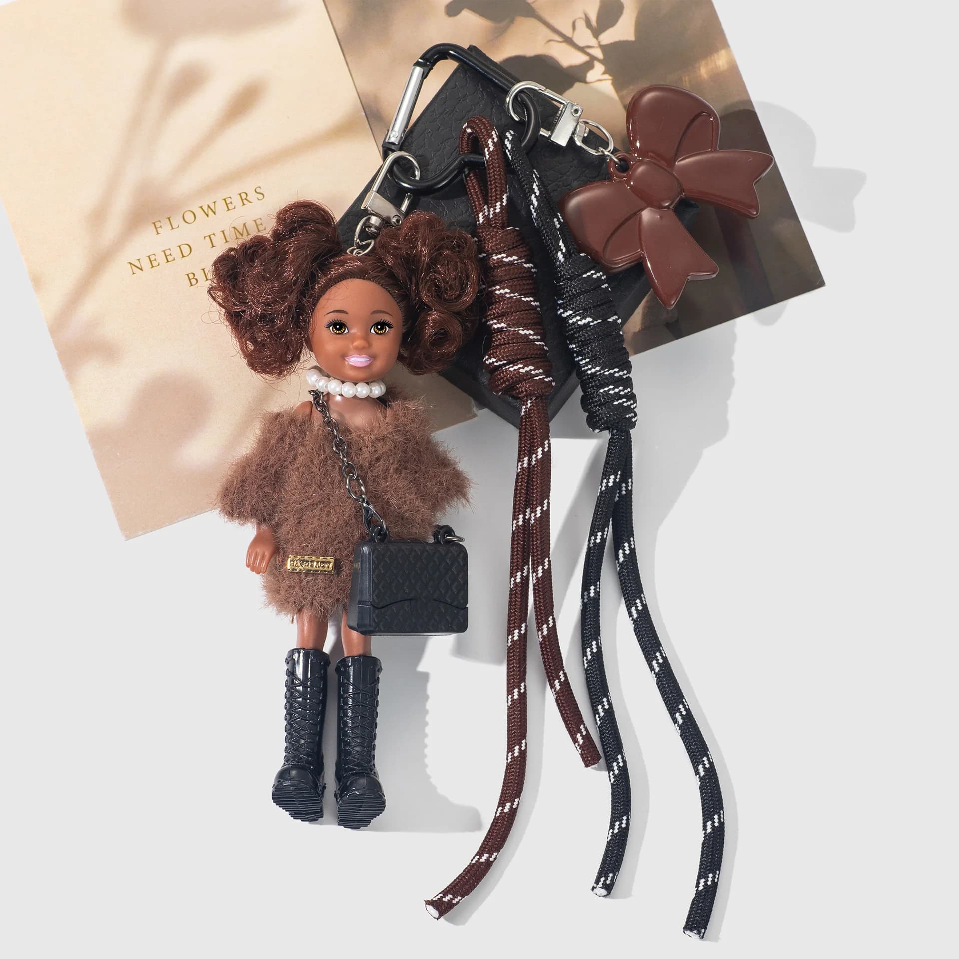 Bambola Retro Senior Sense African Dark Skin Little Kylie, Squisito Portachiavi con Fiocco, Ciondolo Decorativo per Zaino, Bambola BJD, Regali per Ragazze