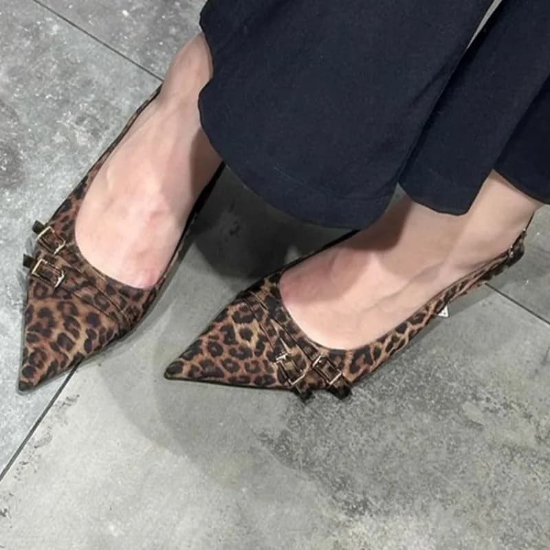 Temperamento Pendolarismo Bocca superficiali Tacchi alto2025estate New luxury fashion Metal design Single women's stiletto shoes Strong cuts