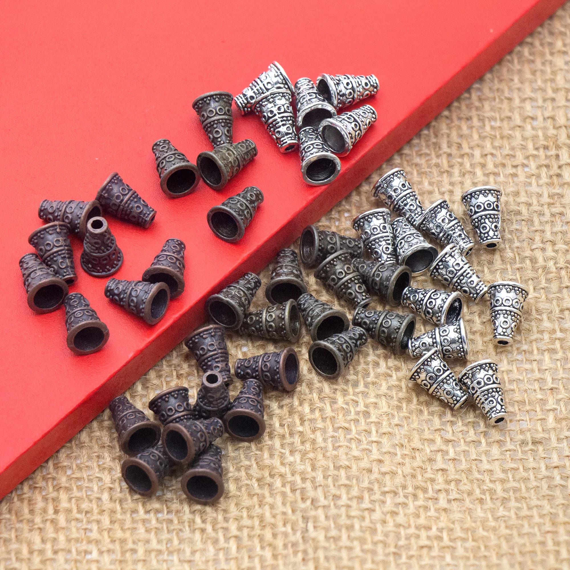 Tappi per perline coniche 7,5X10 mm 22 pezzi L1083
