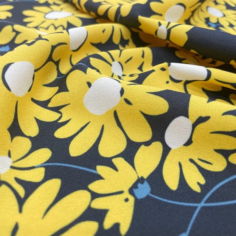 Small Chrysanthemum Digital Printing Summer Thin Skirt Clothing Fabric White Fresh Flower Cloth Crepe Sewing Material Needlework
