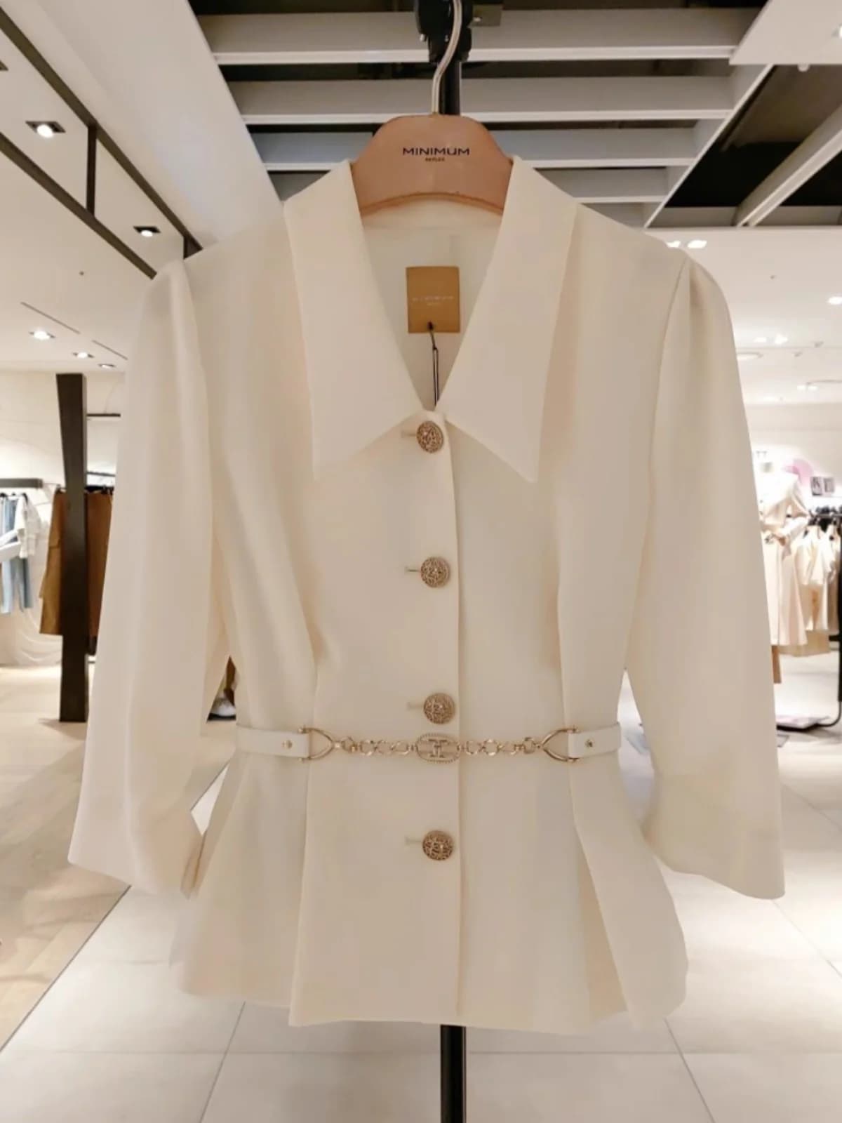 Elegant Commuter Style Single-Button Chain Waist-Cinching Suit Jacket High-End Fashion Korean Design Summer 2026 Women's Coat