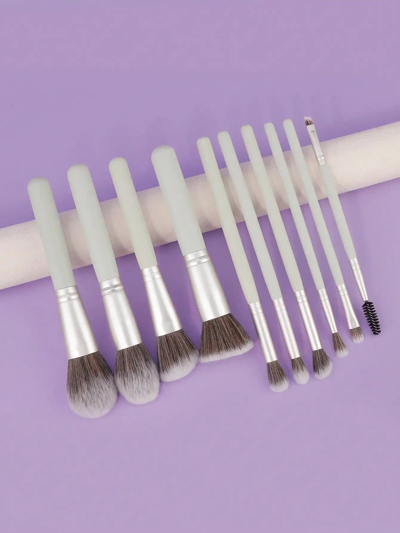 New 10-Piece Makeup Brush Set Includes a Concealer Brush, Blush Brush, Eyeshadow Brush, Highlighter Brush, and Foundation Brush