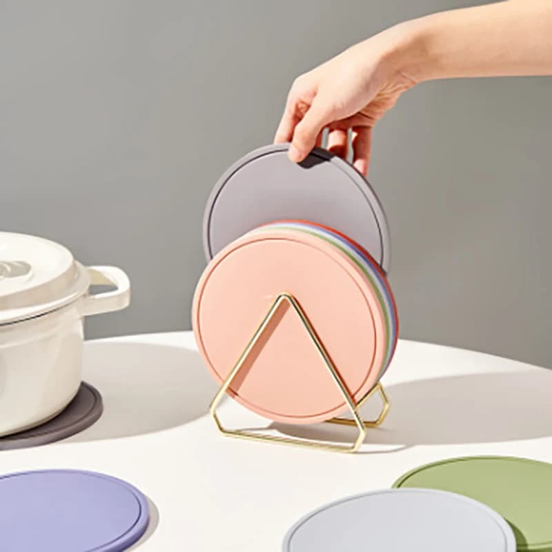 Supporto per Sottobicchieri a Triangolo, Espositore in Metallo Nero per Sottobicchieri Rotondi, Portaoggetti da Cucina in Ferro