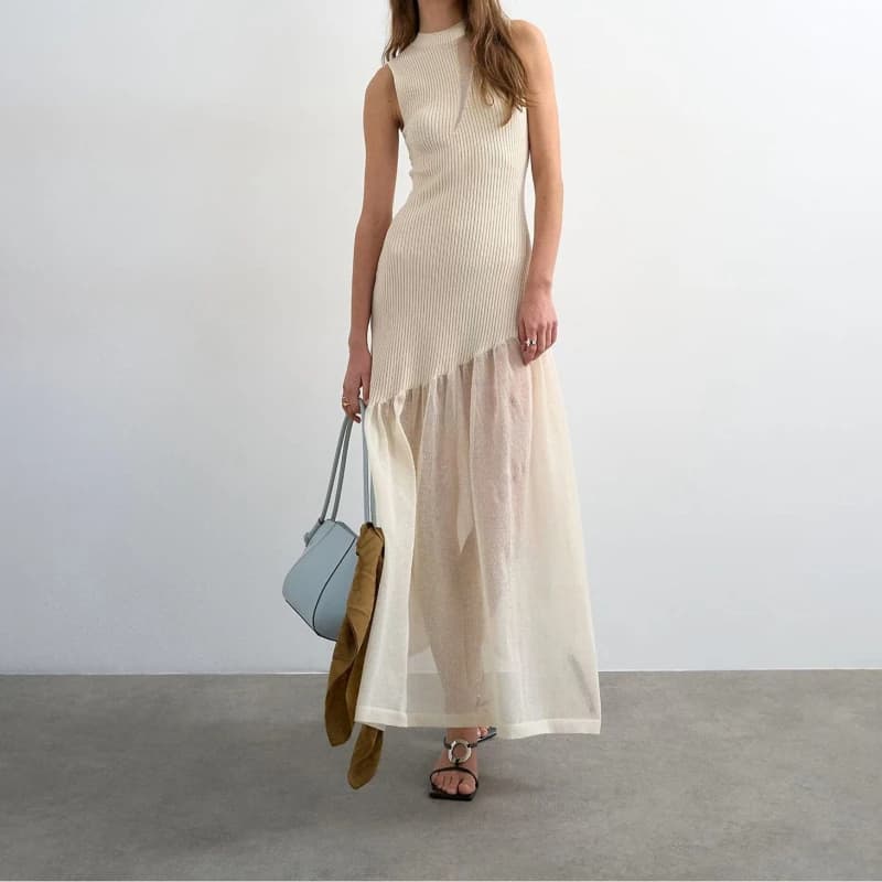 Abito in maglia leggero e raffinato da donna, con inserti in rete, senza maniche, design a gonna a fata, asimmetrico, sexy e di nicchia.