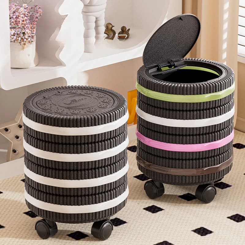 Creative Sandwich Cookie Trash Can with Wheels Press-to-Open Lid Tall Standing Garbage Bin Waste Basket for Kitchen Living Room