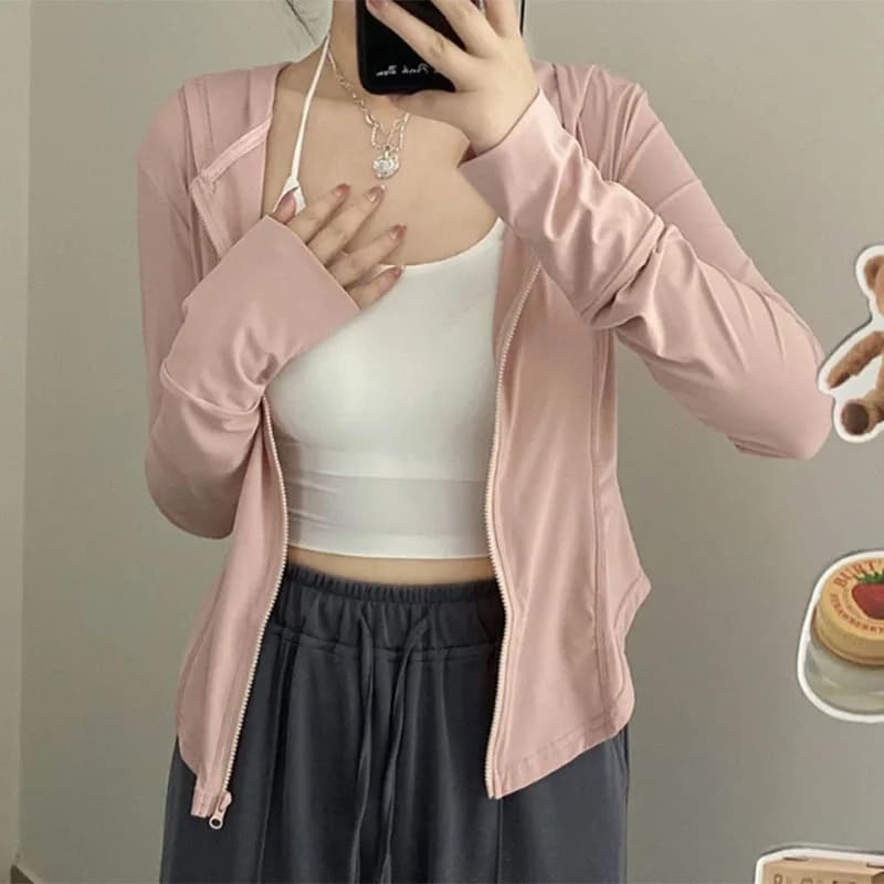 Nuova giacca sportiva da yoga da donna con cerniera con cappuccio in seta di ghiaccio traspirante cappotto di protezione solare coreano sottile protezione solare UV abbigliamento
